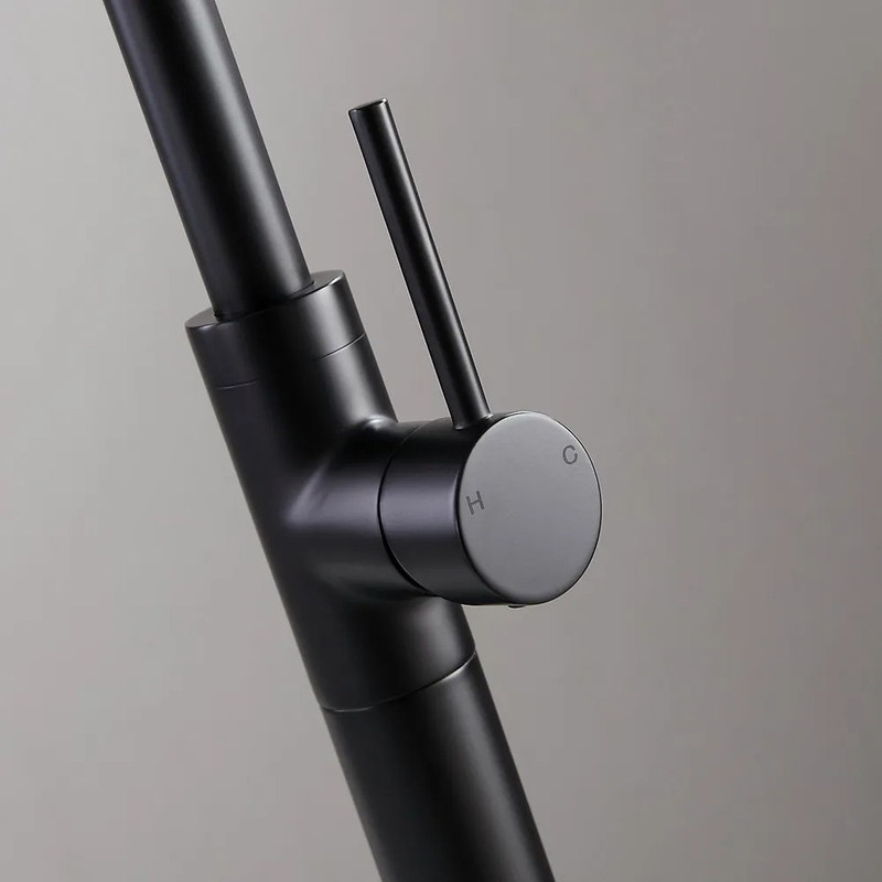 Bathroom Matte Black Round Free Standing Bathtub Faucet