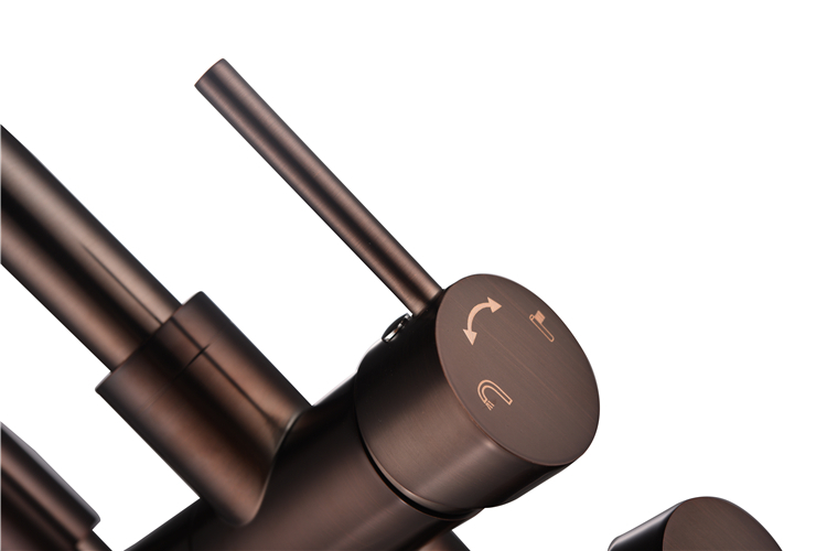 Classic Style Latest Brass Floor-Mount Bathtub Faucet High Quality