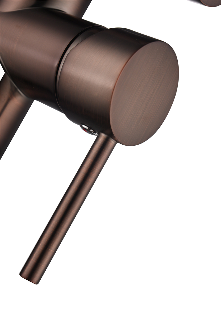 Classic Style Latest Brass Floor-Mount Bathtub Faucet High Quality