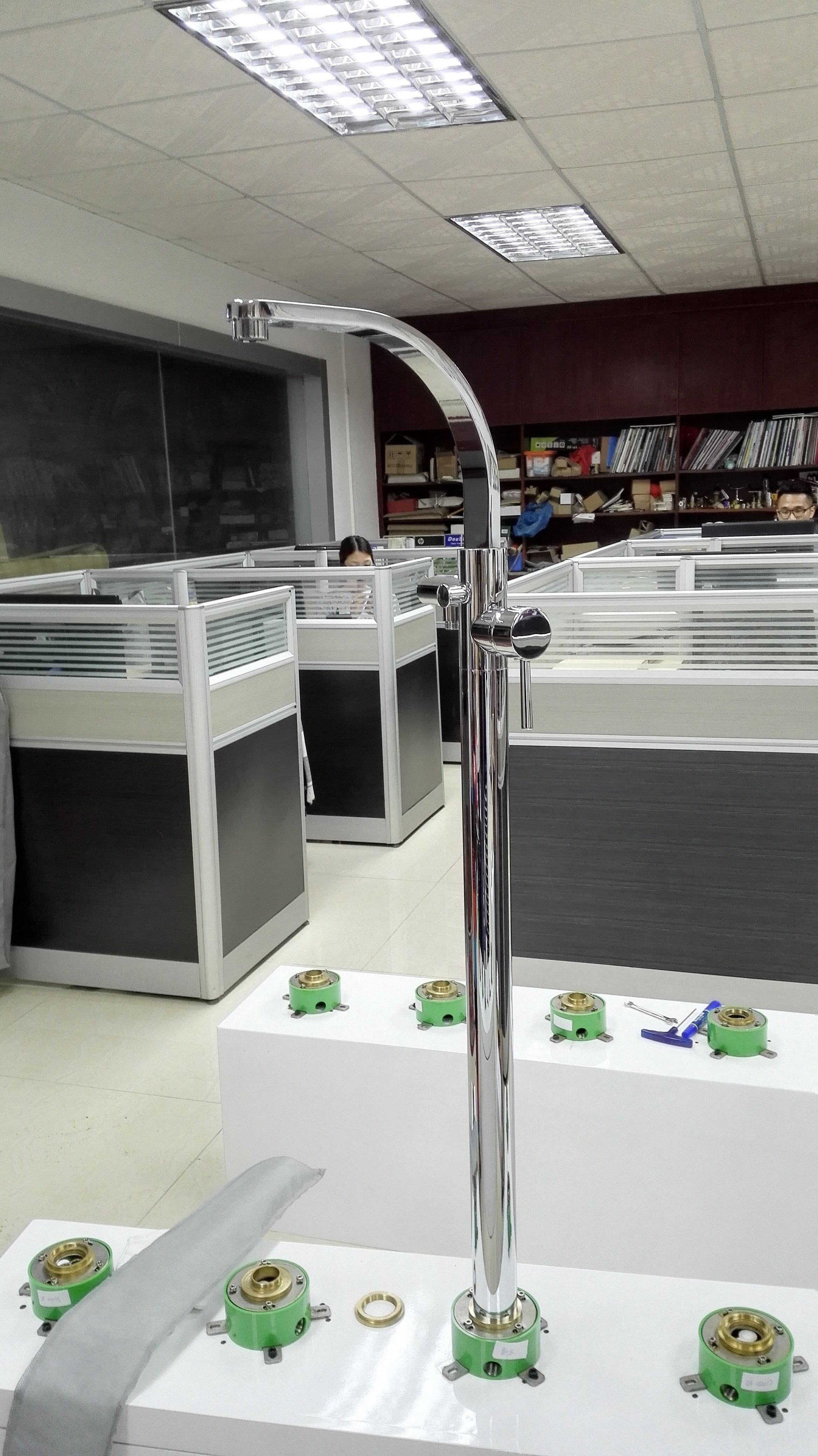 Brass Chrome bathtub faucet 2022 Hot Selling Tap