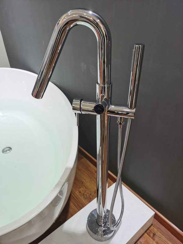 High Flow Rate Brass Round Freestanding Tub Faucet Filler DF-02043-2V