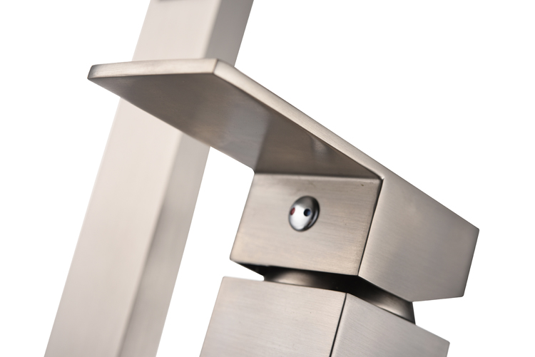 Modern Design Styles Latest Brass Bathtub Tap