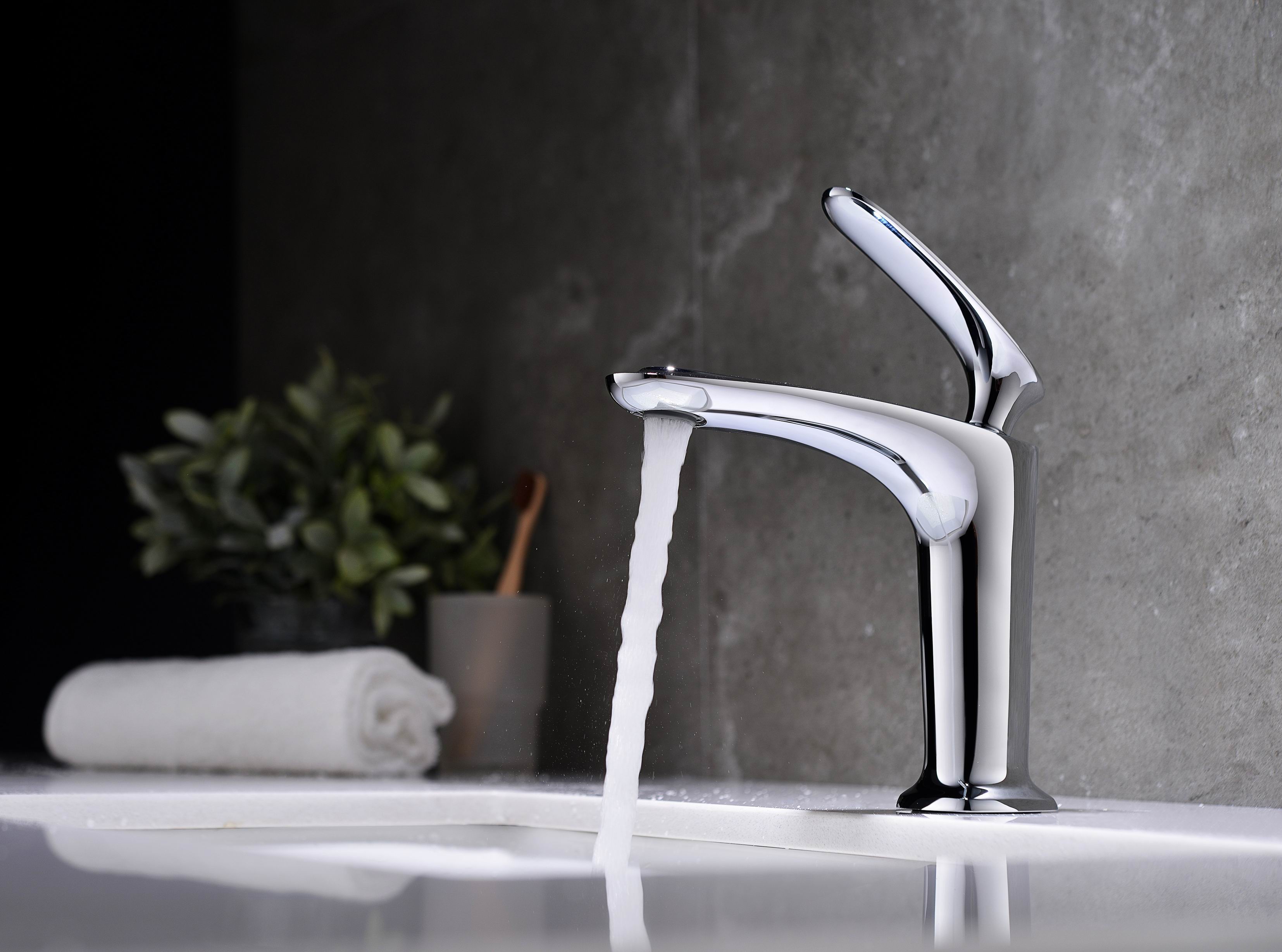 Fashion Zinc Alloy Single Handle Brass Faucet Tap Basin Faucet