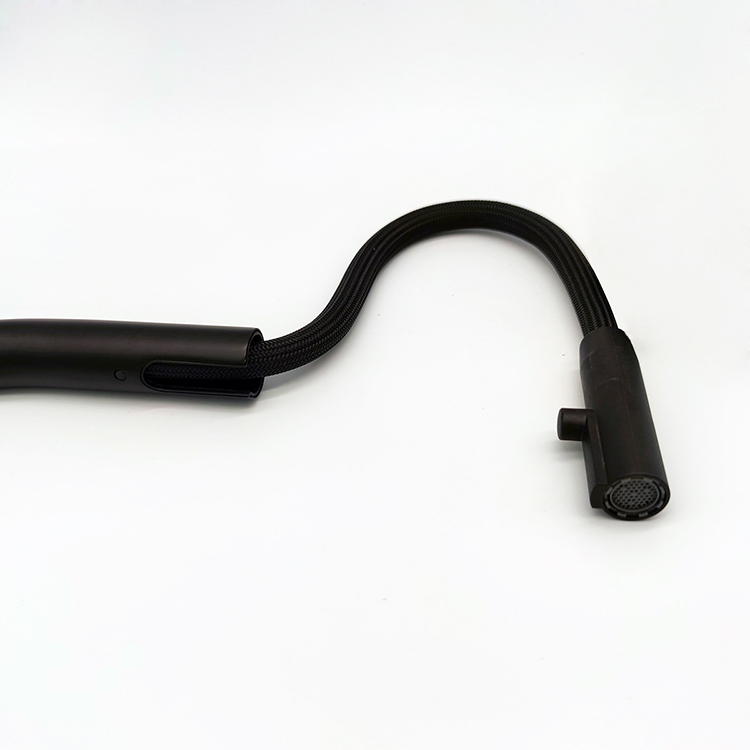 Unique High Quality Kitchen Faucet Hot Cold Water 304 Stainless Steel Pull Down Kitchen Sink Faucet in Black Color