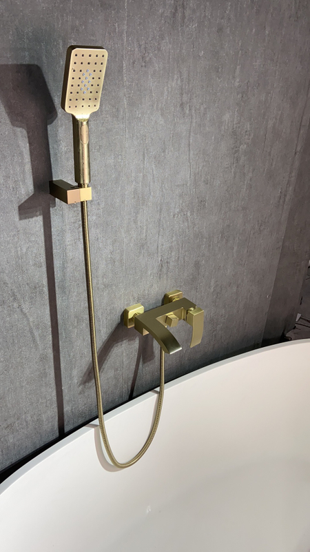 Competitive Price Brass Small Size Exposed Wall Mounted Shower Bath Faucet