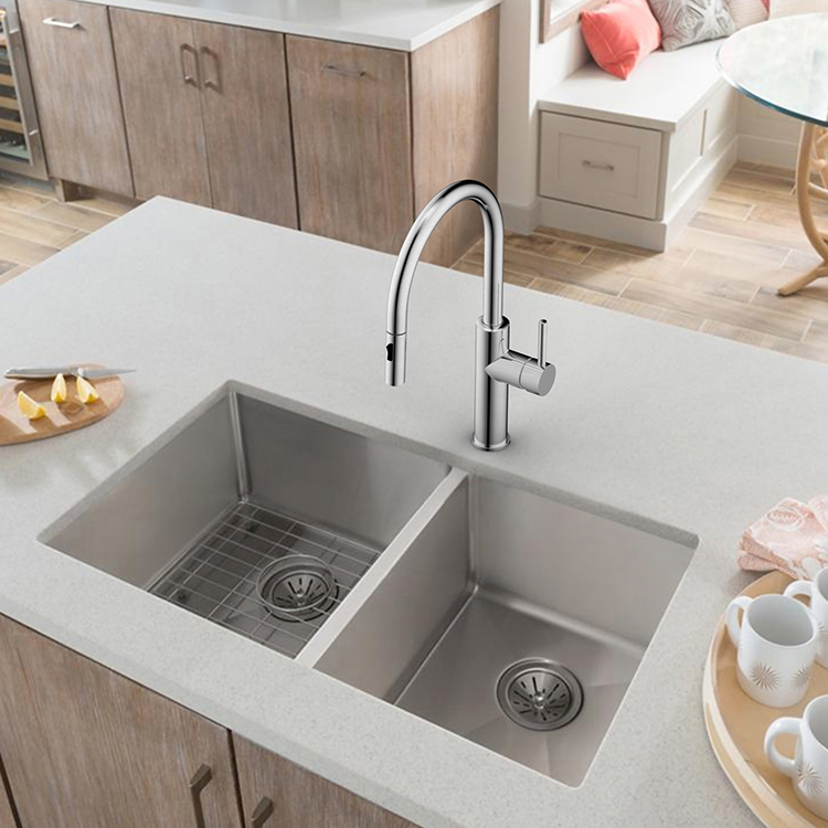 New Design Stainless Kitchen Faucet Single Hole Mixer Tap Kitchen Faucet with Pull Down Sprayer