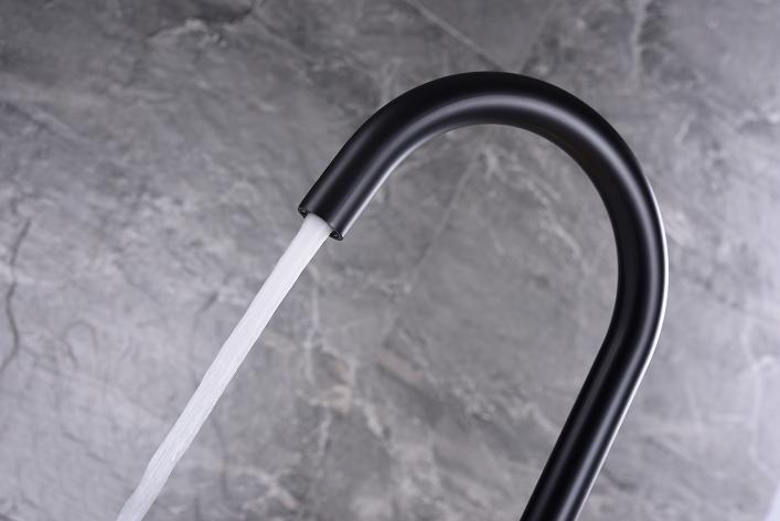 Matte Black Single Hole Brass Chrome Freestanding Faucet